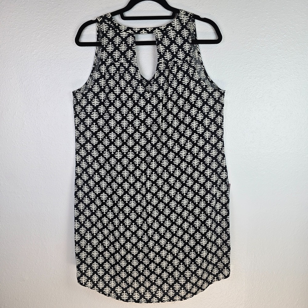 Old Navy Sleeveless Black & White Leaf Print Shift Dress Medium Keyhole Neck